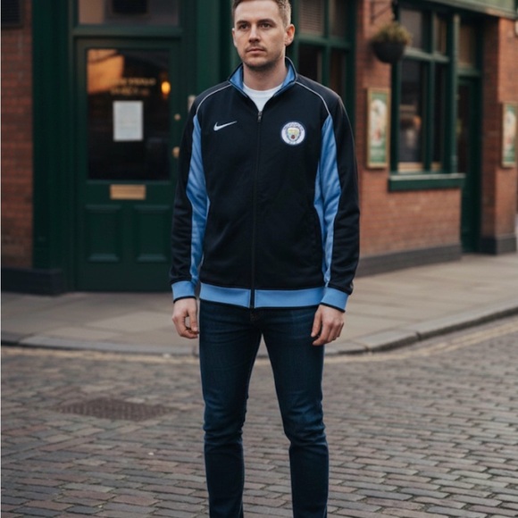 Manchester city track jacket - Picture 3 of 5